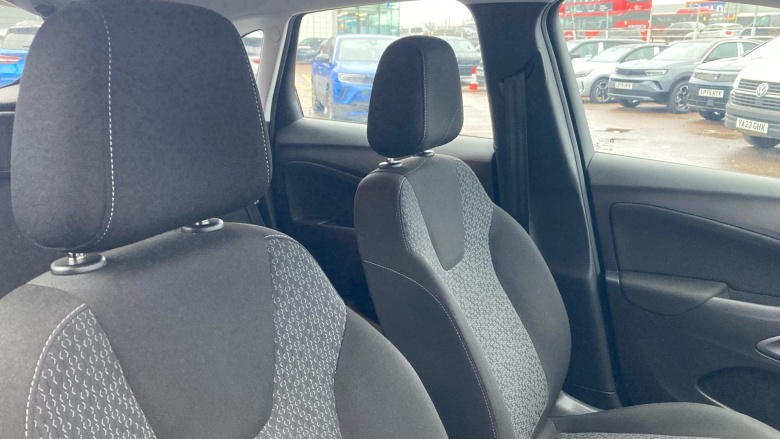 Vauxhall Crossland 1.2 Design 5dr Petrol Hatchback